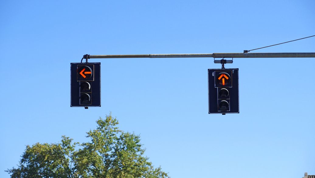 交通信號燈燈桿為什么要用熱鍍鋅